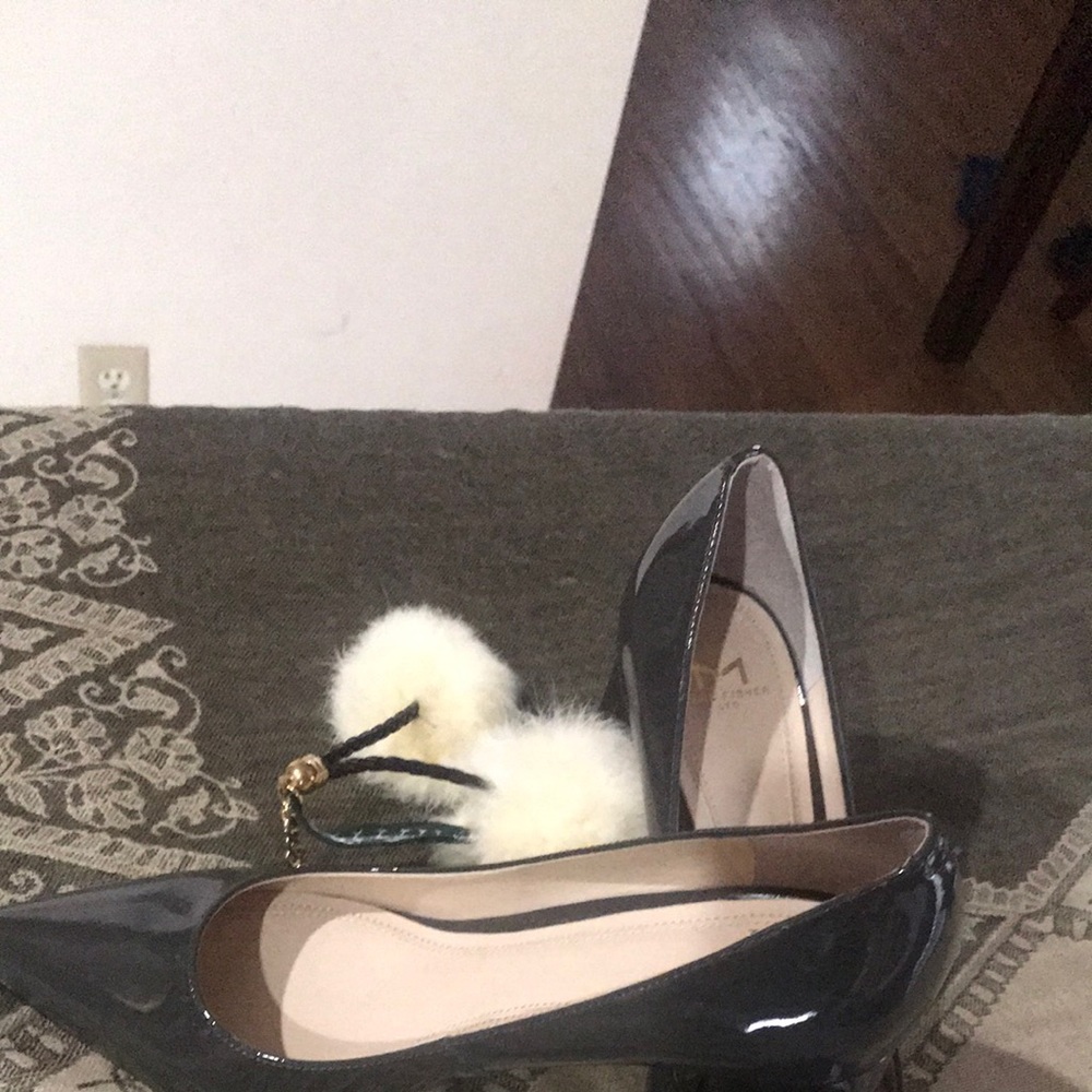Shoes - Picture 2 of 5